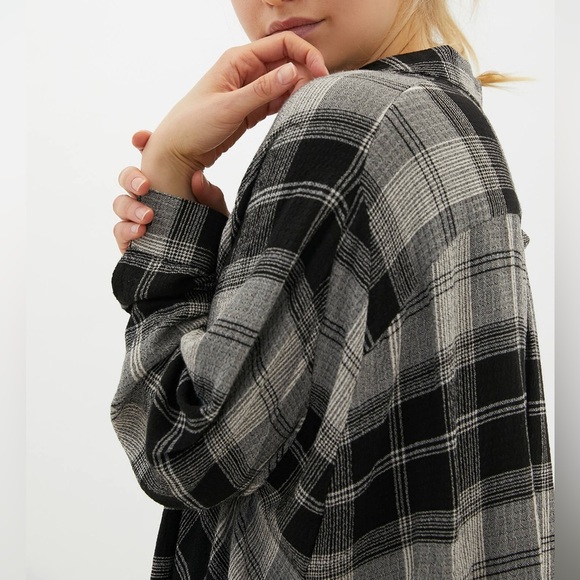 BDG Urban Outfitters Women’s Black/White Soft Oversized Flannel Size Small - Picture 2 of 11